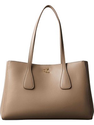 Calvin Klein Kadın Metalik Logo Kabartmalı Geniş Iç Hacimli Kahverengi Omuz Çantası LV04F3442G-VFU