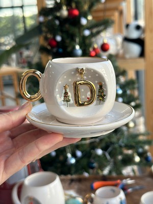 UltraMint El Yapımı Porselen Kahve Fincanı, Yılbaşı Temalı, Kardan Adam ve Çam Ağacı Tasarımı