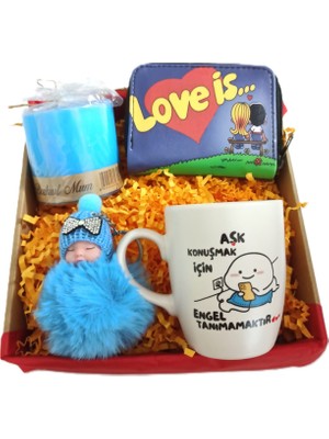 Alanç Gift Sevgililer Günü Özel Hediye Seti, Tasarım Kupa, Cüzdan ( Love Is...) Yazılı, Peluş Anahtarlık, Mum