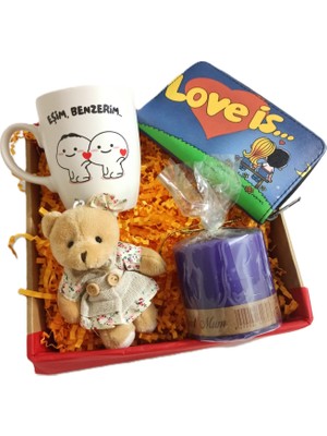 Alanç Gift Sevgililer Günü Özel Hediye Seti, Tasarım Kupa, Cüzdan ( Love Is...) Yazılı, Peluş Anahtarlık, Mum
