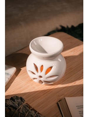 Love Bundles Lotus Desenli Seramik El Yapımı Beyaz Buhurdanlık