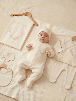 Zeynuko Kız Bebek Kalp Nakışlı %100 Pamuk 10'lu Yenidoğan Hastane Çıkışı Zıbın Seti