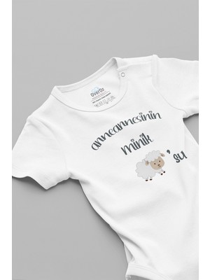 Overoz Anneannesinin Minik Kuzusu Yazılı Kısa Kollu Beyaz Bebek Body Zıbın 5135-AA