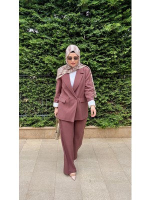 Tuğba Sarı Kruvaze Yaka Parlak Keten Takım