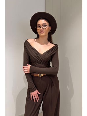 Magarde Yaka Detay Uzun Kollu Bodysuit- Kahverengi
