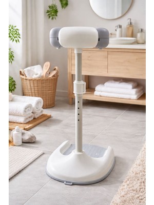 Plus Medikal Ayarlanabilir Bebek Banyo Duş Standı Kaymaz Tabanlı Plastik Malzeme ile Ergonomik Destek