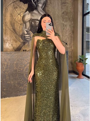 Avera 2 Parça Tasarımlı Pul Payet Straplez Balık Kesim Abiye ve Kolları Tül Payet Pelerini Haki Yeşili