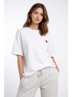 Akasha Design Sevgililer Günü Özel Kalp Nakışlı Ekru Tshirt