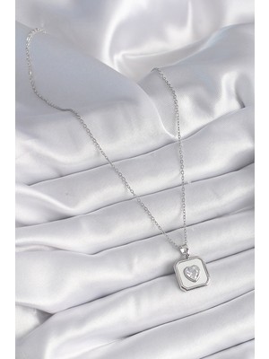 316L Çelik Gümüş Renk Kare Madalyon Kalp Zirkon Taş Işleme Kadın Kolye - Lisinya