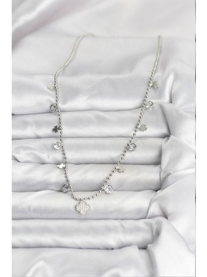 Pirinç Gümüş Renk Yonca Model Kadın Kolye - Lisinya