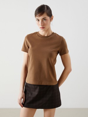 Lc Waikiki Yeni Sezon Bisiklet Yaka Nakışlı Kadın Tişört