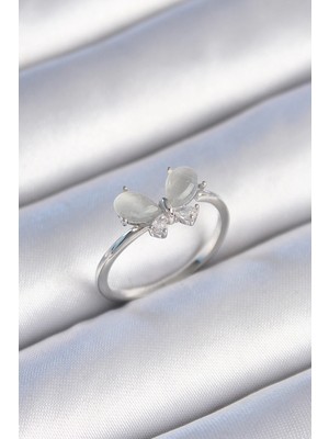 Clariss Ashwork Pirinç Gümüş Renk Zirkon Taşlı Beyaz Mineli Kelebek Model Kadın Yüzük 587455