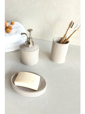 UltraMint Şık ve Kullanışlı 3'lü Banyo Seti, Temizlik ve Konforu Bir Arada Sunar