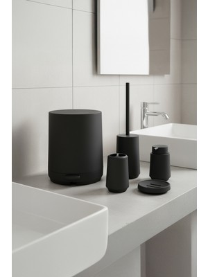 UltraMint Şık Siyah 5 Parça Modern Akrilik Banyo Seti, Zarif ve Kullanışlı Tasarım