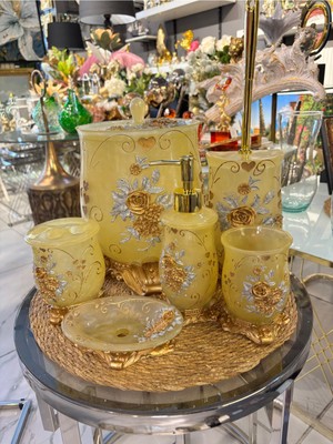 UltraMint Şık ve Rahat Banyo Takımı, Konfor ve Tarz Bir Arada