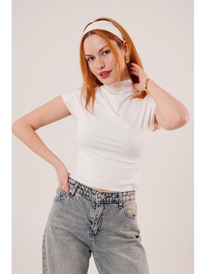 Başak Collection Boğazlı Parlak Kumaş Beyaz Crop