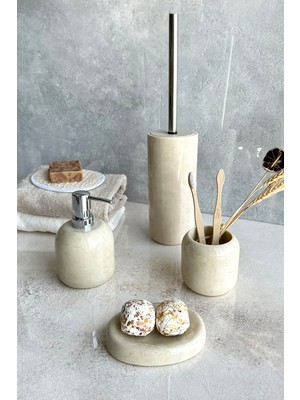 UltraMint Pratik ve Şık 4'lü Banyo Seti, Hijyen ve Konfor Sunar