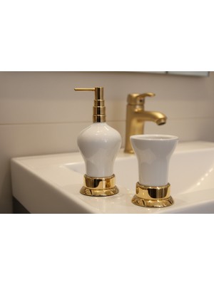 UltraMint Gold Pvd Sıvı Sabunluk ve Diş Fırçalık 2'li Set, Şık ve Kullanışlı Tasarım