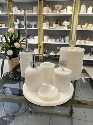 UltraMint Şık Beyaz Mermer Banyo Seti 7 Parça Pirinç Aksesuar Detaylı