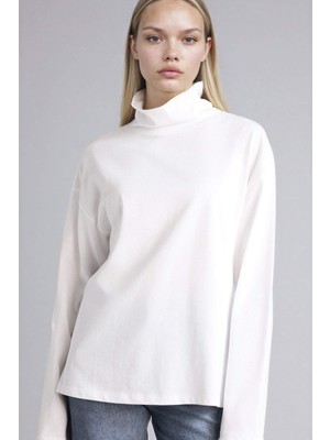 DeFacto %100 Pamuk Relax Fit Yarım Balıkçı Yaka Premium Tişört G9576AX26SP