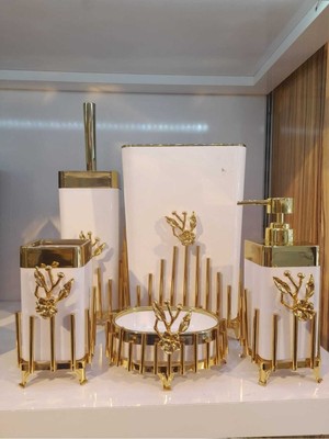 UltraMint Şık ve Fonksiyonel Banyo Seti ile Göz Alıcı Bir Deneyim