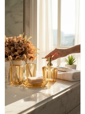 UltraMint Parlak Akrelik Kristal Banyo Seti, Şık ve Dayanıklı Tasarım