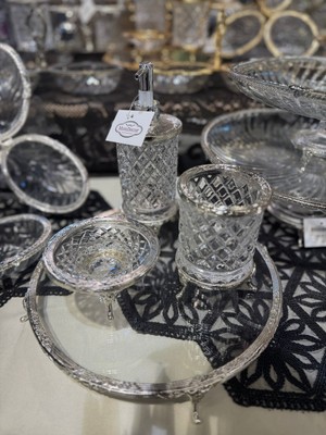 UltraMint Şık 4'lü Cam Banyo Seti, Tepsili Sabunluk ve Sıvı Sabunluk Seti