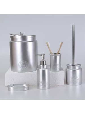 UltraMint Şık Gümüş Renkli Banyo Seti, Konfor ve Estetiği Bir Arada Sunar