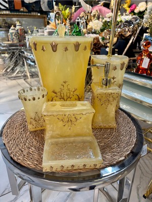 UltraMint Şık ve Konforlu Lüks Banyo Takımı, Kalite ve Tarz Bir Arada