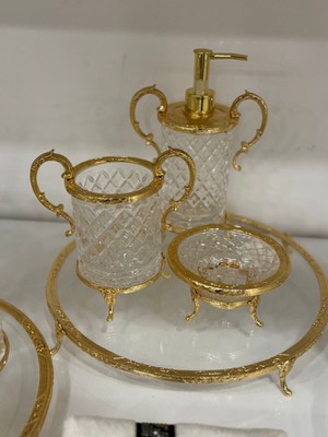 UltraMint Şık 4 Parça Cam Banyo Seti, Tepsi ve Gold Detaylı Tasarım