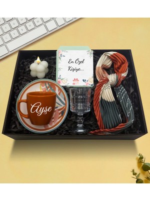 As Gift Kişiye Özel Kiremit Fincan & Fular & Kahve Yanı Cam Su Bardağı & Bubble Mum Hediye Seti
