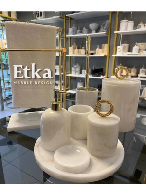 UltraMint 8 Li Beyaz Mermer Banyo Seti, Gold Mercan Aksesuarlı, Şık Dekorasyon