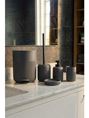 UltraMint Modern Beyaz Akrilik Banyo Seti, 5 Parça, Şık ve Kullanışlı