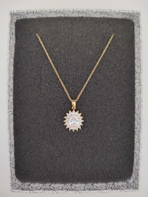 TrendyX Baget Oval Zirkon Taşlı Çiçek Model Kolye - Çelik