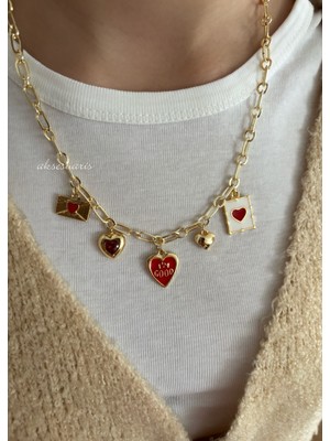 Aksesuaris 5'li Kırmızı Temalı Charm Love Kolye