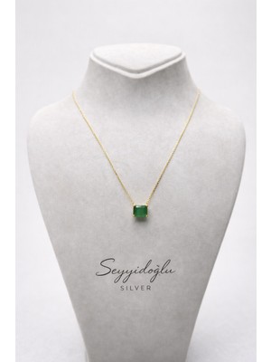 Kadın 925 Ayar Gümüş Kare Kesim Zümrüt Taşlı Altın Kaplama Kolye