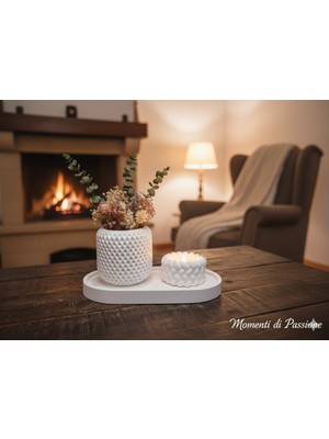 Momenti Di Passione 3 Parça Beyaz Taş Tozu Dekoratif Set; Modern Vazo, Çizgili Sunum Kasesi ve Oval Alt Tabak