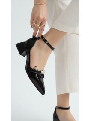 Kadın Arin Sivri Burun Bilekten Bağlamalı Fiyonk ve Inci Detaylı 3 cm Topuk Klasik Ayakkabı