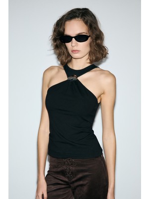 Grimelange Reynıra Kadın Yumuşak ve Esnek Kumaşlı Halter Yakalı Toka Detaylı Siyah Bluz