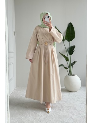 Tesettür Diyarı Bloom Tansel Kumaş Tokalı Ip Bağlamalı Tesettür Elbise- Krem