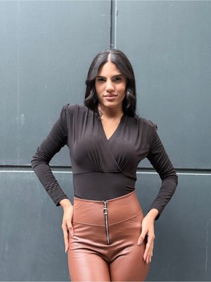 Qutta Kadın Kruvaze Yaka Vatkalı Bluz