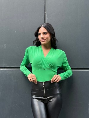 Qutta Kadın Kruvaze Yaka Vatkalı Bluz