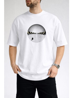 Caddekombin Erkek Dairesel Formda Dağ ve Su Temalı Bisiklet Yaka Beyaz T-Shirt