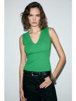 Grimelange Lescosa Kadın Slim V Yaka Kolsuz Açık Yeşil Bluz