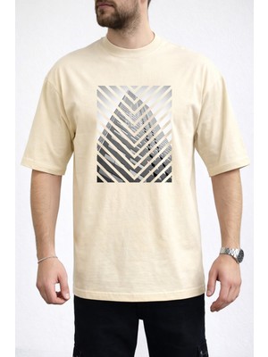 Caddekombin Erkek V-Şekilli Şerit ve Bina Görseli Baskılı Bisiklet Yaka Bej T-Shirt