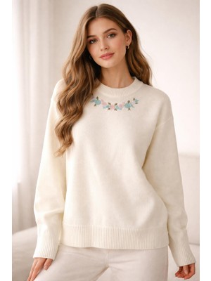 Bayan bisiklet Yaka nakışlı ekru Kazak