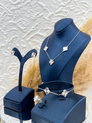 Livora Jewelry 925 Ayar Gümüş Özel Tasarım Yonca Modeli 4’lü Kadın Set – Şans Simgeli, Zarif, Işıltılı ve Hediyelik Takı Seti