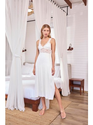 İlkyaz Fashion Ieg™ Göğüs ve Sırt Dekolteli Dantelli ve Yırtmaçlı Saten Gecelik