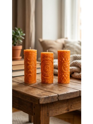 Raw Home Spiritüel Tasarım Kabartmalı 3’lü Ritüel Mum Seti – %100 Soya Wax El Yapımı Silindir Dekoratif Mum