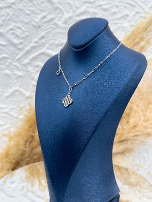 Livora Jewelry 925 Ayar Gümüş Zirkon Taşlı Yonca Kadın Kolye – Özel Tasarım Ataç Zincir